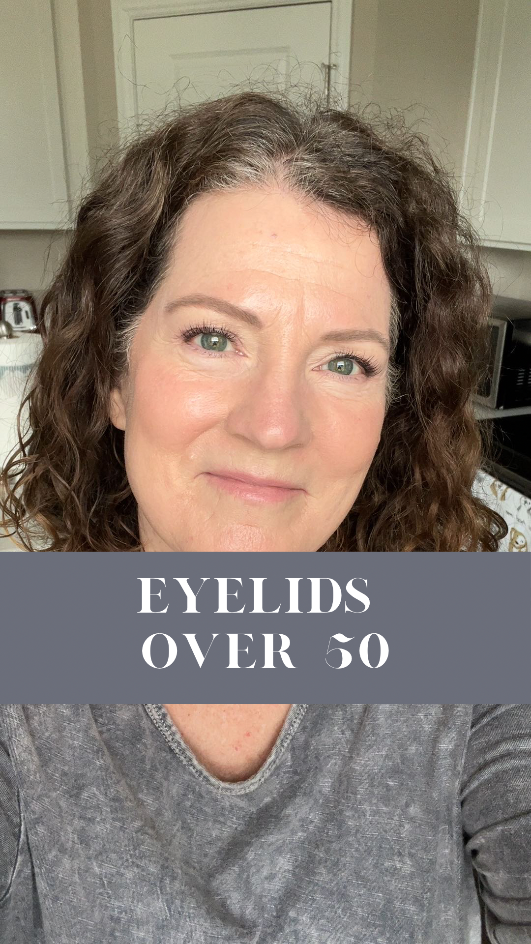 Tips for eyelids over 50 to use tinted eye primer